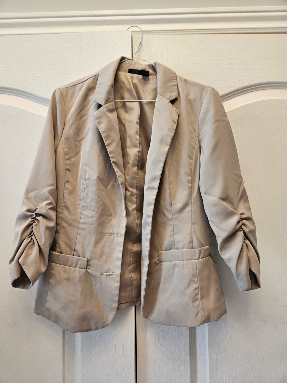Light Taupe Ruched-Sleeve Blazer